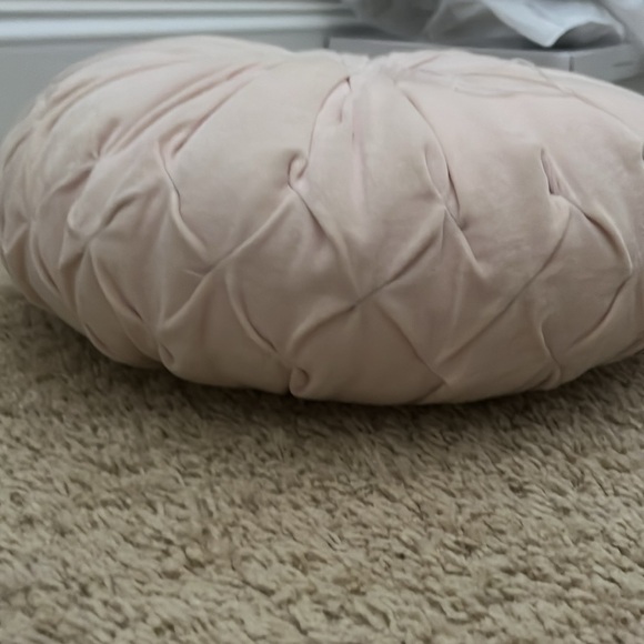 Pottery barn flower pillow! Perfect for decor - Picture 3 of 3